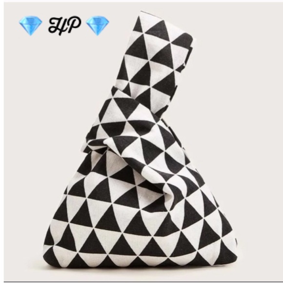 ‼️ 2 LEFT ‼️ Geo Triangle Clutch - Picture 1 of 5